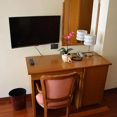 Giotto 2* Garda (Verona)